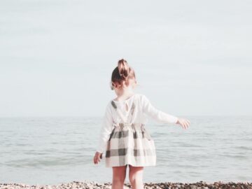 ساعدوا فتاة أمريكية على فهم سبب أهمية دمى فرق الأطراف